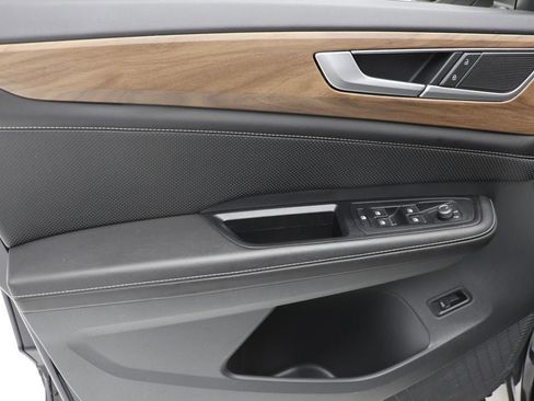 Used 2024 Volkswagen Atlas SE image 17