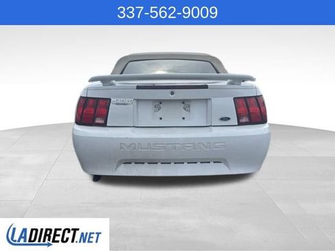 Used 2004 Ford Mustang Convertible image 6