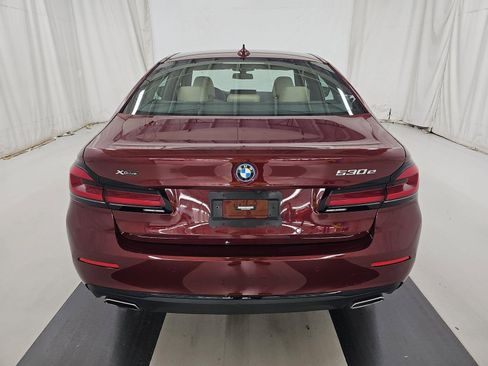 Used 2023 BMW 530e xDrive w/ Premium Package image 5