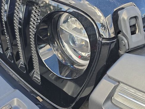 Used 2022 Jeep Wrangler Unlimited Sport image 7