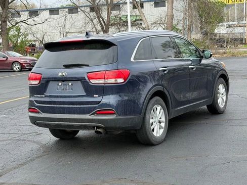 Used 2017 Kia Sorento LX w/ LX Convenience Package image 24
