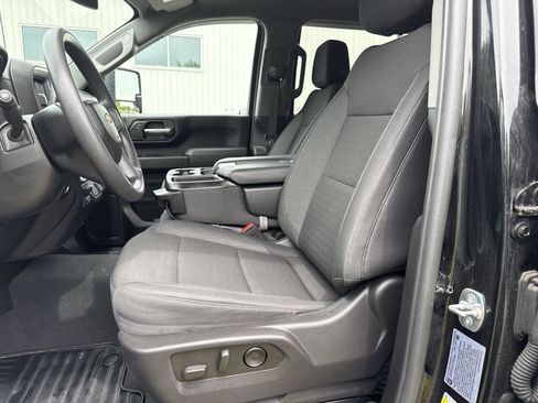 Used 2025 Chevrolet Silverado 2500 Custom w/ Custom Value Package AWD/4WD image 13