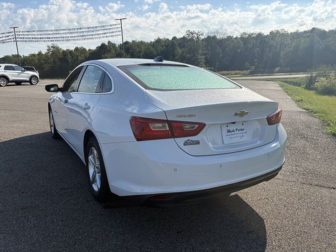 Used 2023 Chevrolet Malibu LS w/ Driver Confidence Package FWD image 3