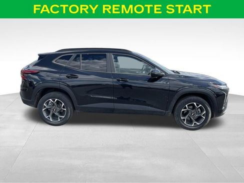 Used 2024 Chevrolet Trax LT w/ Driver Confidence Package FWD image 6