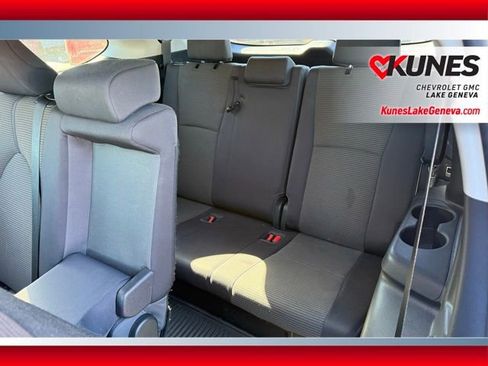 Used 2023 Toyota Highlander LE image 18