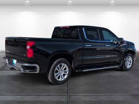 Used 2025 Chevrolet Silverado 1500 LTZ image 7