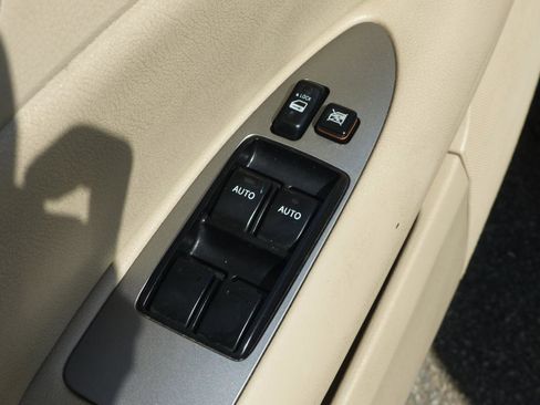 Used 2007 Toyota Avalon XL image 18