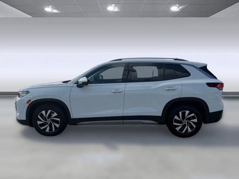 New 2025 Volkswagen Tiguan S FWD image 2