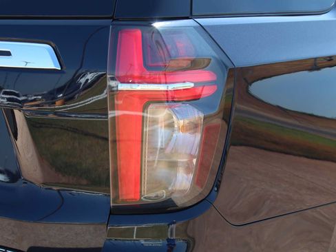 Used 2023 Chevrolet Tahoe Premier AWD/4WD image 18