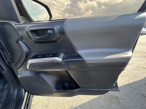 Used 2022 Toyota Tacoma SR5 image 31