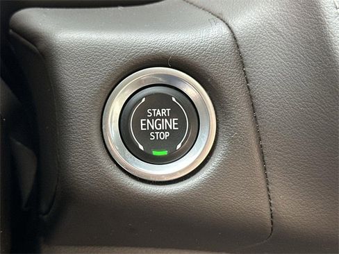 Used 2023 GMC Yukon SLT image 16