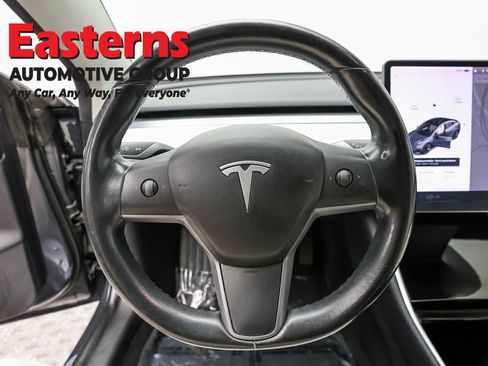 Used 2019 Tesla Model 3 Standard Range RWD image 10