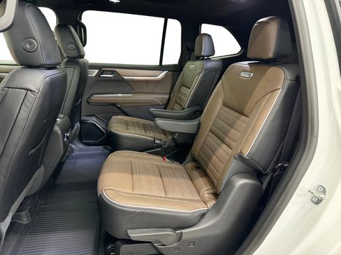 New 2026 GMC Acadia Denali Ultimate w/ LPO, Floor Liner Package image 9