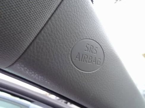 Used 2018 Toyota Camry LE image 17