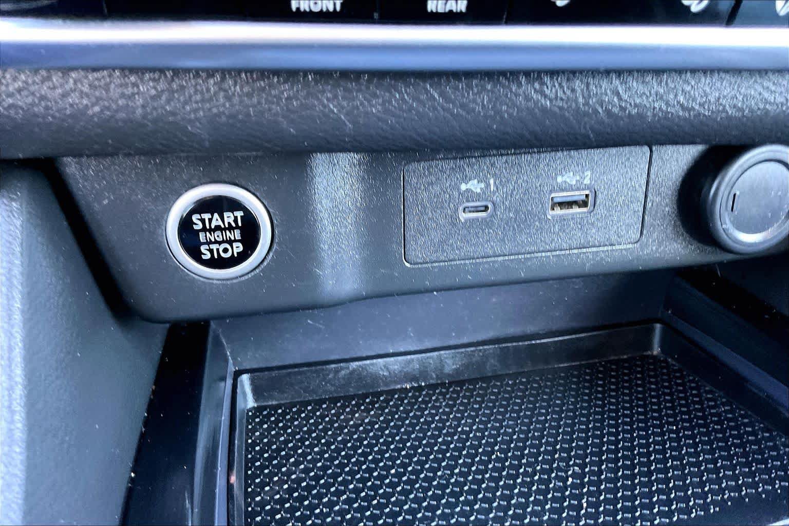 Used 2023 Nissan Rogue SV FWD image 33