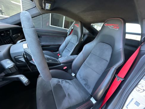 Used 2018 Porsche 911 GT2 RS RWD image 5