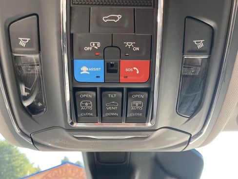 Used 2023 Jeep Grand Cherokee 4WD 4xe image 30