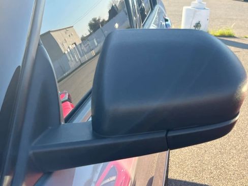 Used 2020 Ford Explorer XLT image 21