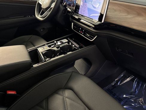 New 2026 Volkswagen Atlas SE image 16