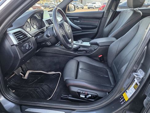 Used 2018 BMW 330i xDrive Sedan w/ Premium Package image 11