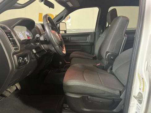 Used 2024 RAM 2500 Tradesman w/ Chrome Appearance Group AWD/4WD image 12