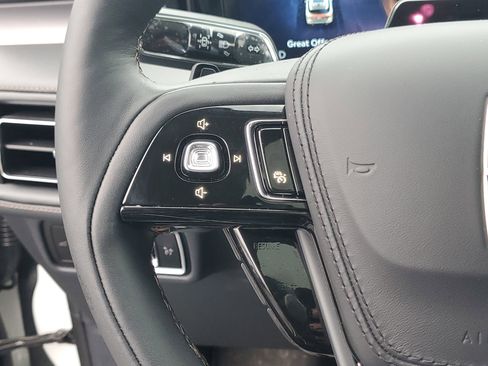 New 2025 Lincoln Aviator AWD w/ Equipment Group 101A image 16