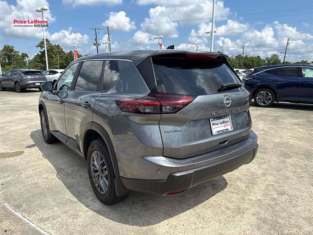 Used 2026 Nissan Rogue S FWD image 5
