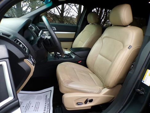 Used 2016 Ford Explorer XLT w/ Equipment Group 202A image 16