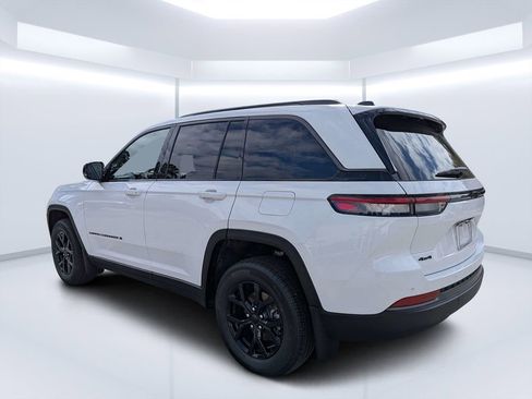 New 2026 Jeep Grand Cherokee 4WD image 5
