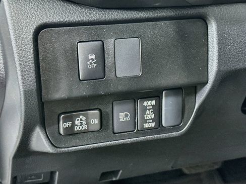 Used 2022 Toyota Tacoma TRD Sport AWD/4WD image 10