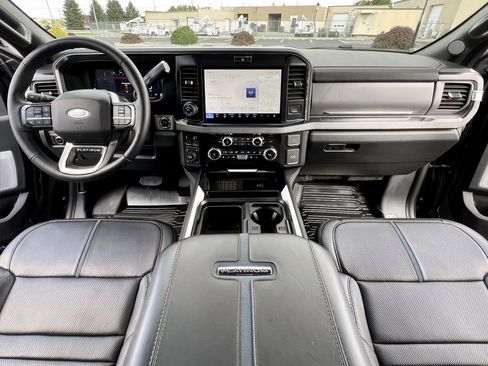 Used 2025 Ford F250 Platinum image 4