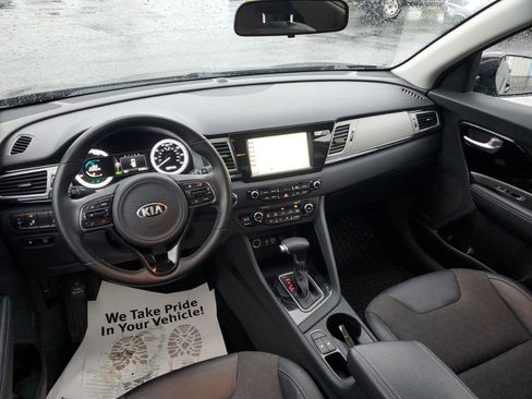 Used 2017 Kia Niro EX image 24