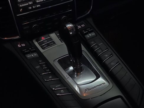 Used 2014 Porsche Panamera image 25