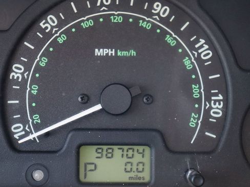 Used 2004 Land Rover Discovery SE image 21