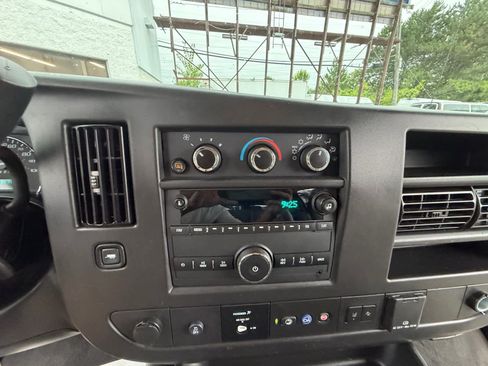 Used 2024 Chevrolet Express 3500 LT w/ LT Preferred Equipment Group RWD image 23