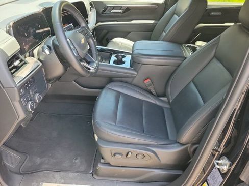 Used 2025 Chevrolet Tahoe LT AWD/4WD image 4