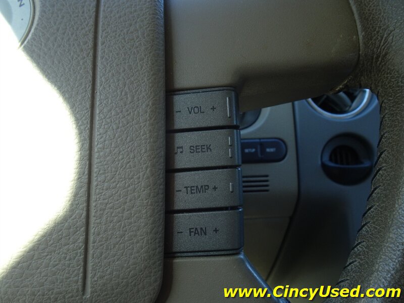 Used 2006 Lincoln Mark LT 2WD image 23