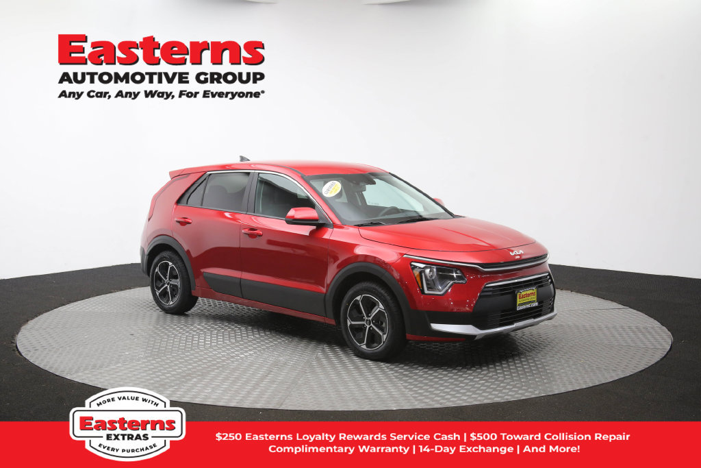 Used 2025 Kia Niro LX FWD image 48