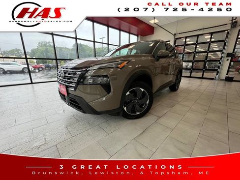 Used 2024 Nissan Rogue SV AWD/4WD image 1