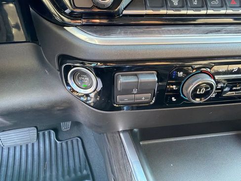 Used 2025 Chevrolet Silverado 3500 LTZ w/ LTZ Convenience Package AWD/4WD image 30