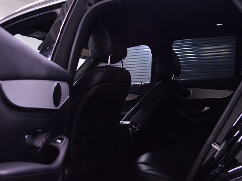 Used 2021 Mercedes-Benz GLC 300 4MATIC image 34