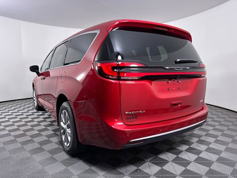 New 2027 Chrysler Pacifica Select AWD/4WD image 22