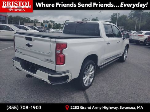 Used 2024 Chevrolet Silverado 1500 High Country w/ Technology Package AWD/4WD image 8