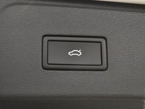 New 2025 Volkswagen Atlas SEL image 17