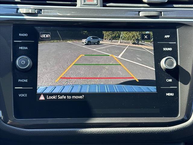 Used 2024 Volkswagen Tiguan SE w/ Panoramic Sunroof Package FWD image 13