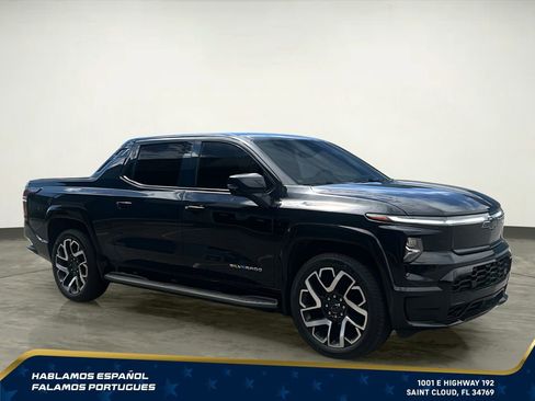 Certified 2025 Chevrolet Silverado EV RST AWD/4WD image 8