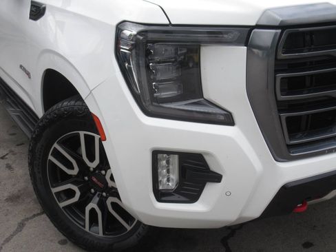Used 2024 GMC Yukon XL AT4 w/ Technology Package AWD/4WD image 3