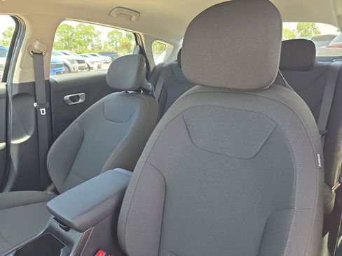 New 2026 Kia K4 FWD image 21