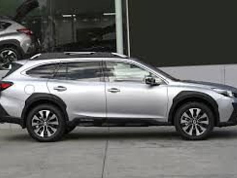 Used 2025 Subaru Outback Touring XT w/ Popular Package #2 image 2