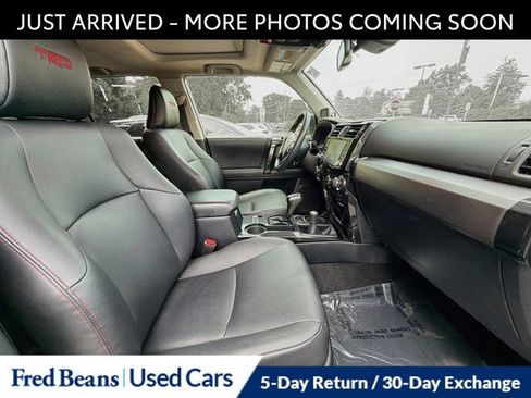 Used 2020 Toyota 4Runner Venture w/ Moonroof Package AWD/4WD image 9